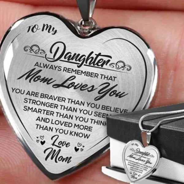 To My Daughter Love Mom Heart Necklace - Serbachi